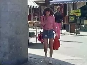 Hot teen chevauche u ...